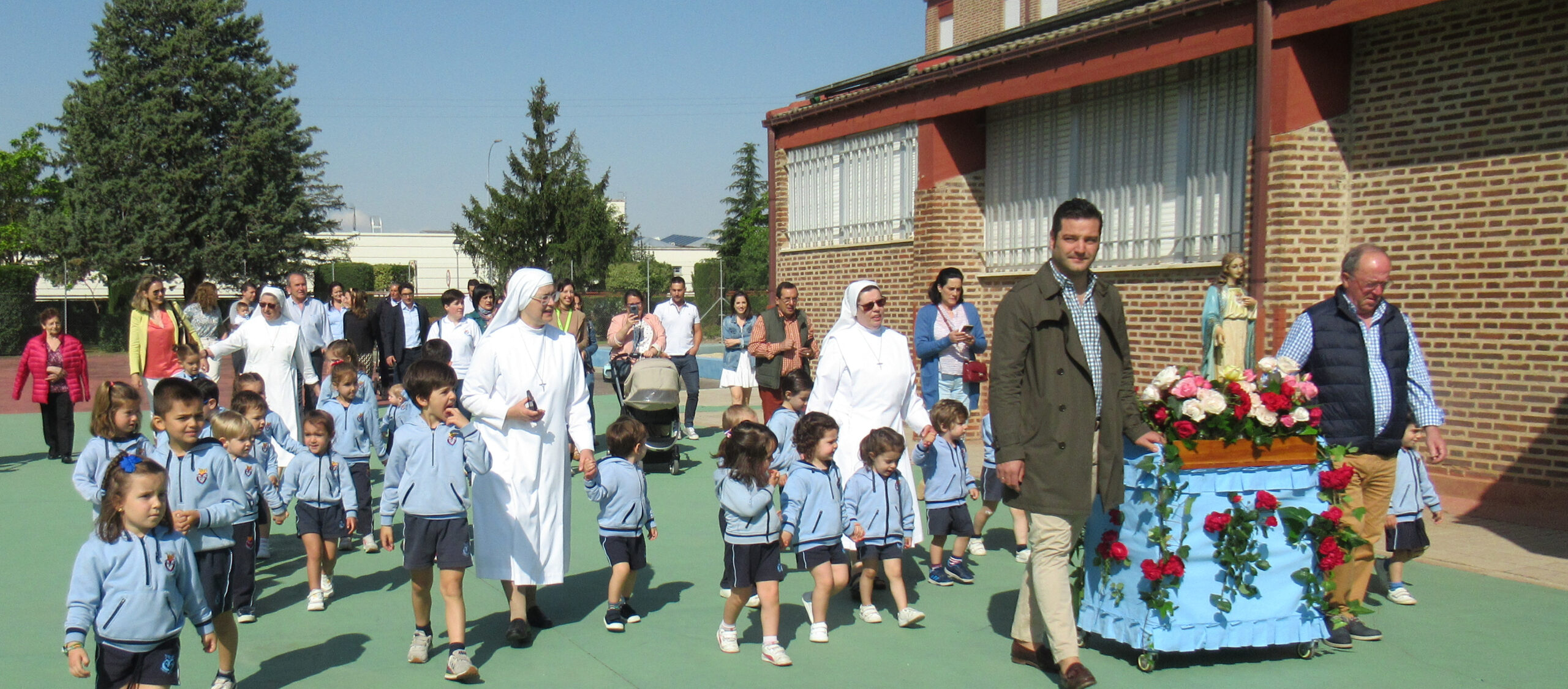 actividad_colegio_palencia_presenciamisionera4 encabezado-mision-acompanamiento-hermanas-familias-cordiamarianas